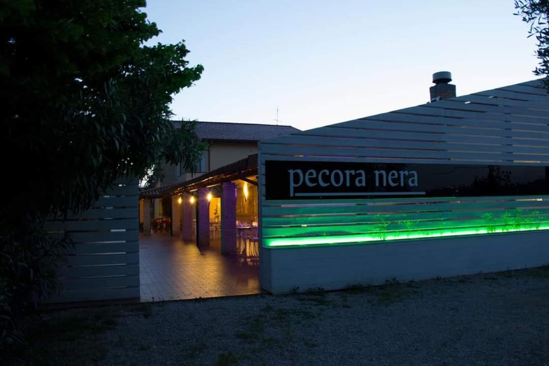 Country-House Pecora Nera Guest House Mosciano Sant'Angelo Ngoại thất bức ảnh